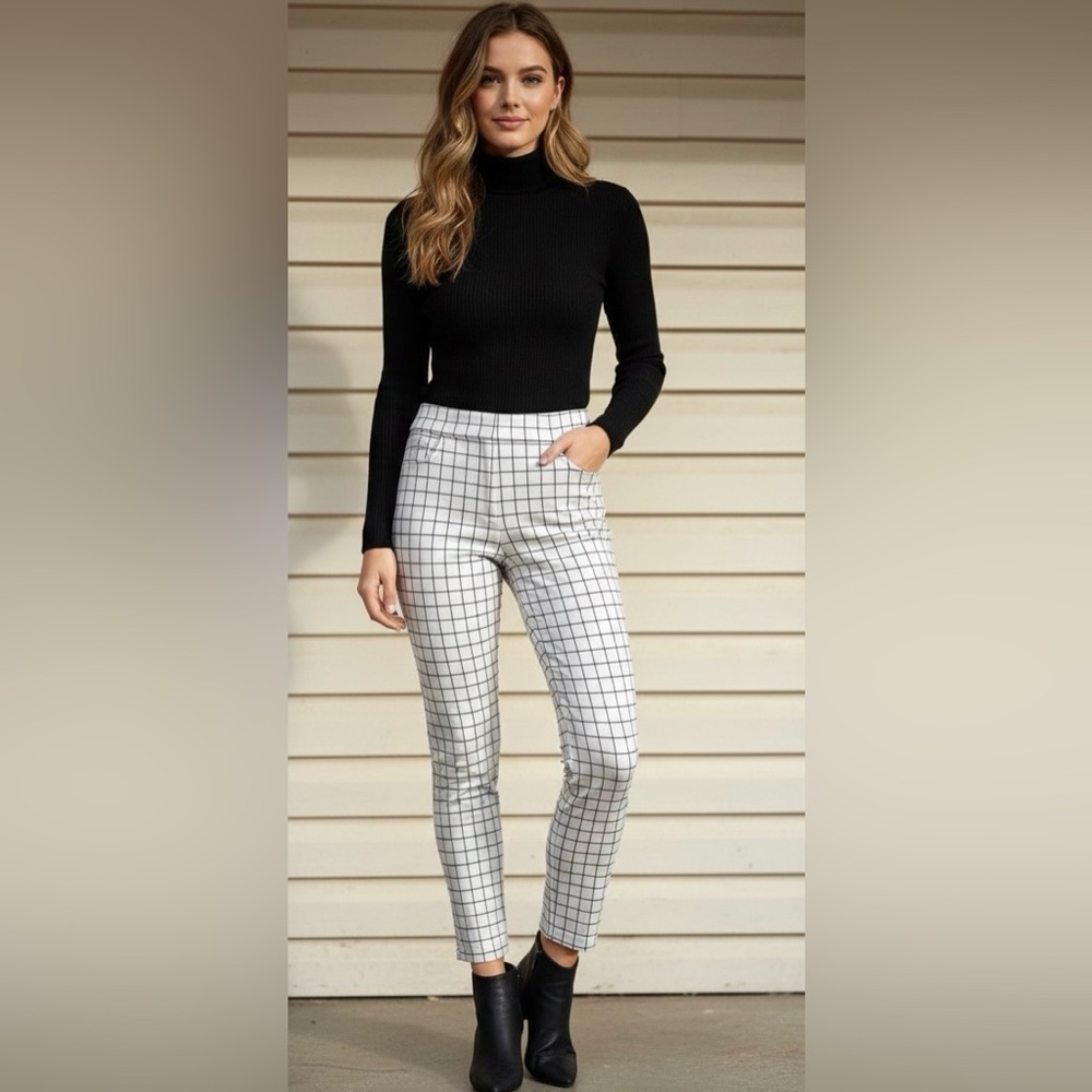 Chico’s off white/black ankle length/squares pants, stretch, elastic waist, 00
